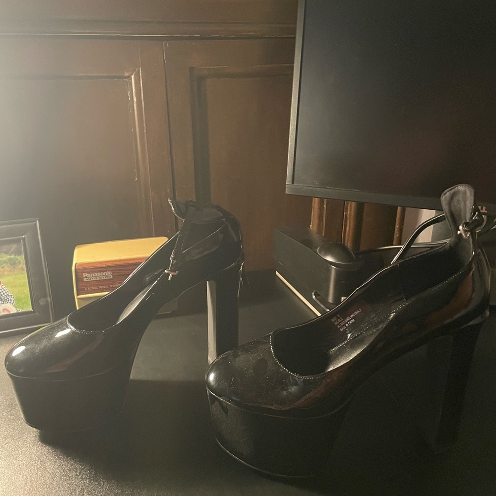 Elegant Black 6” Platform Heels